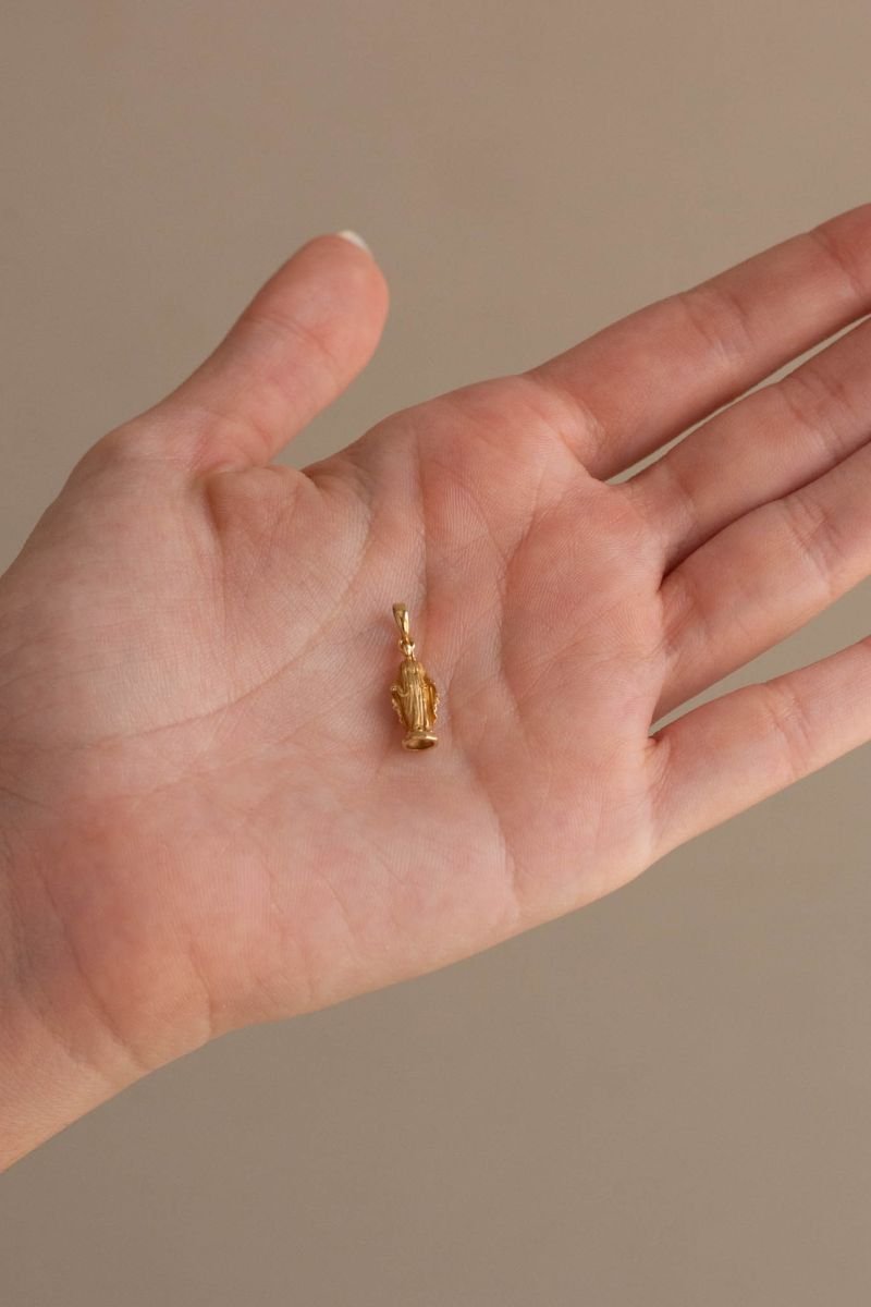 Nossa Senhora das Graças Mini